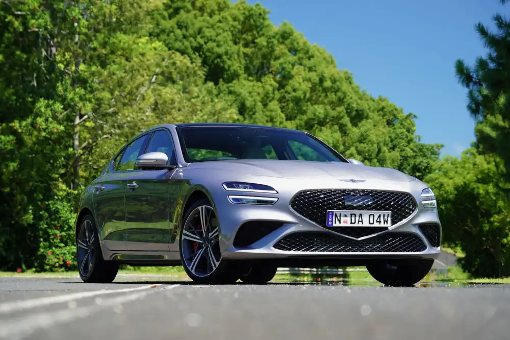 2024-genesis-g70-3-3-sport-luxury.webp