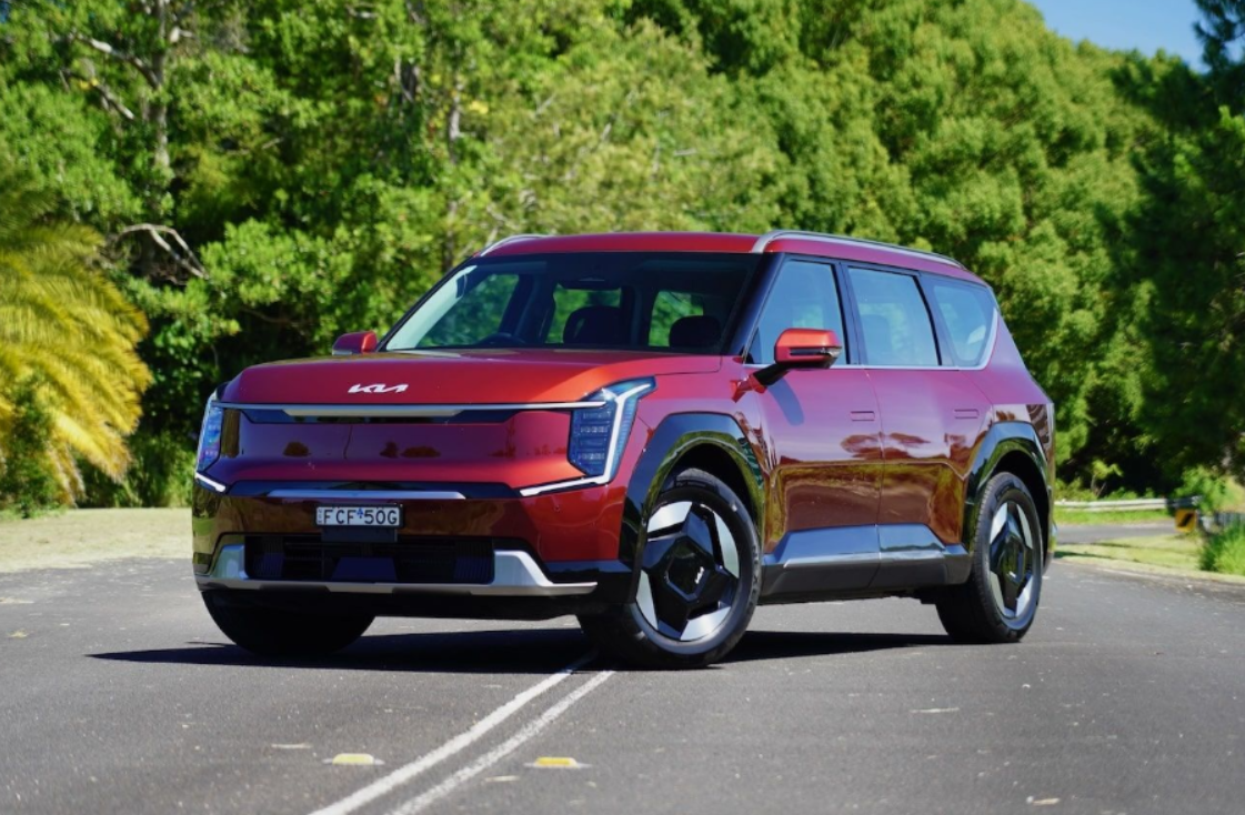 2025 Kia EV9 Earth Review