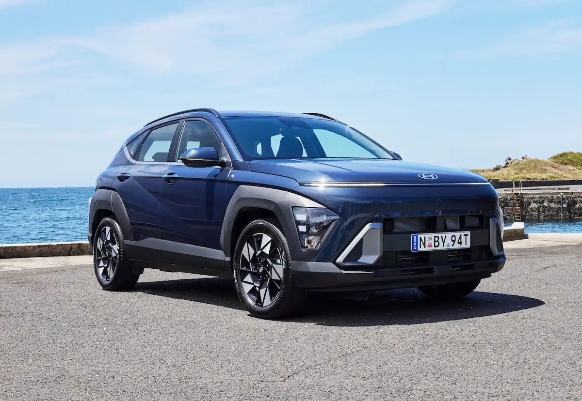 2025-hyundai-kona-hybrid-headlights.webp