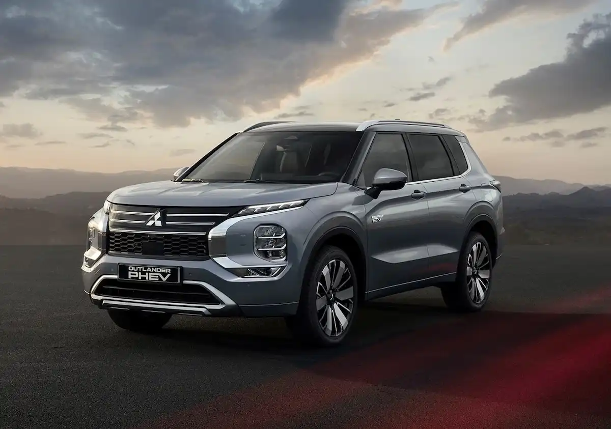 image for 2025 Mitsubishi Outlander Review