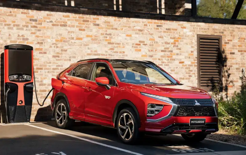 review-mitsubishi-eclipse-cross-phev-2023