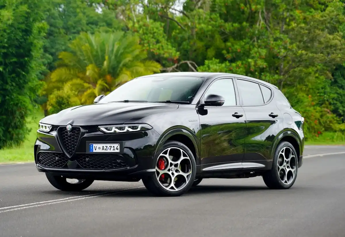 image for 2025 Alfa Romeo Tonale Veloce PHEV Review