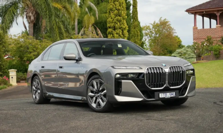 2023-bmw-i7-xDrive60-M-Sport-front.webp