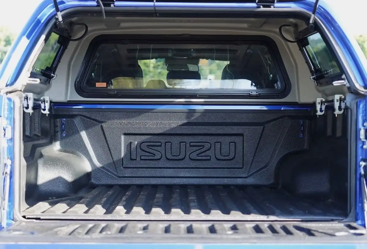 2024 isuzu d-max ls-u+ tray