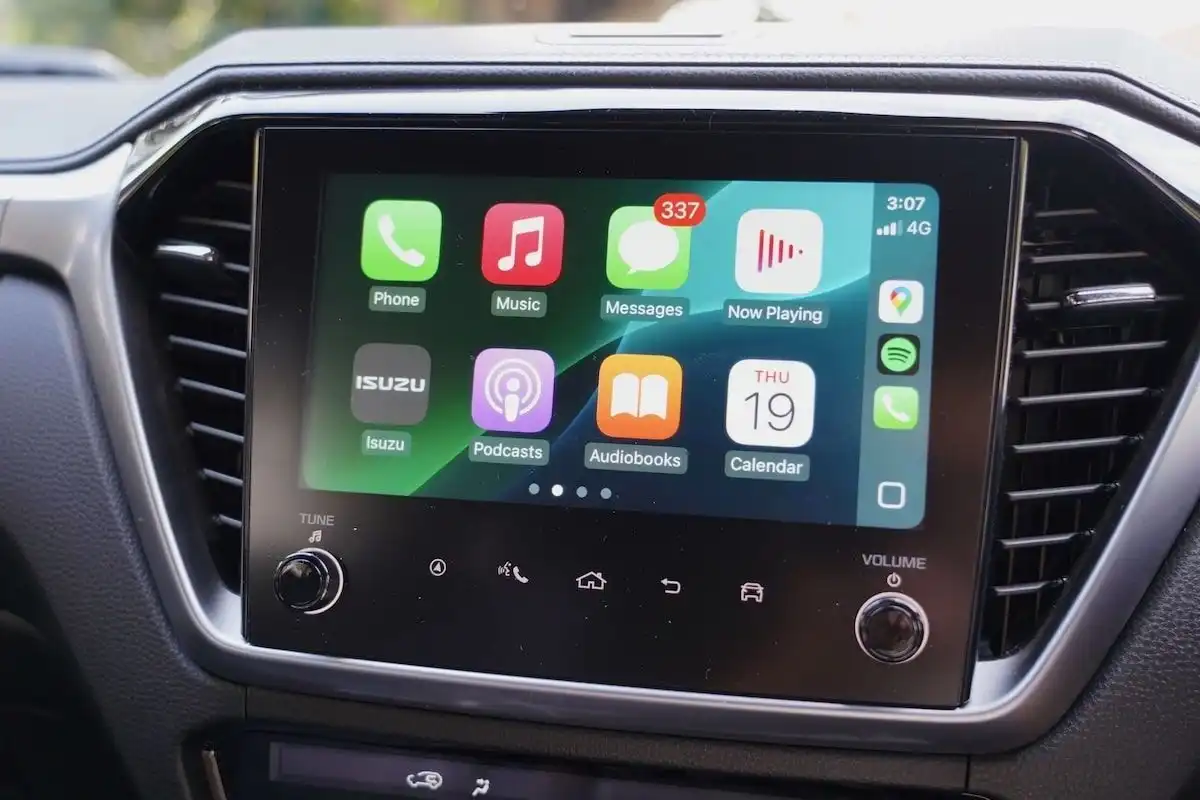 2024 isuzu d-max x-terrain apple carplay android auto