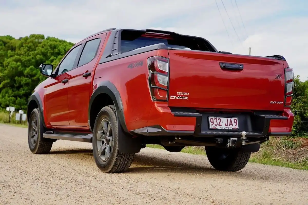 2024 isuzu d-max x-terrain rear