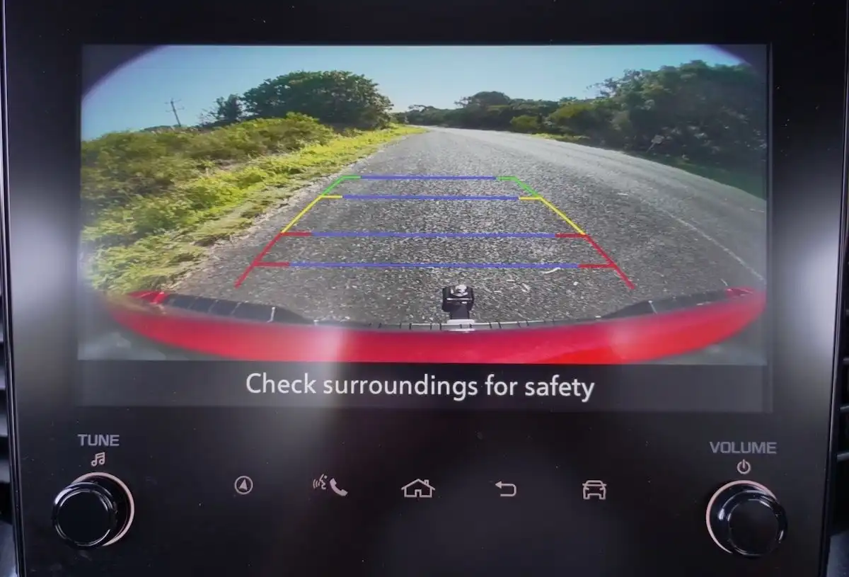 2024 isuzu d-max x-terrain safety assist