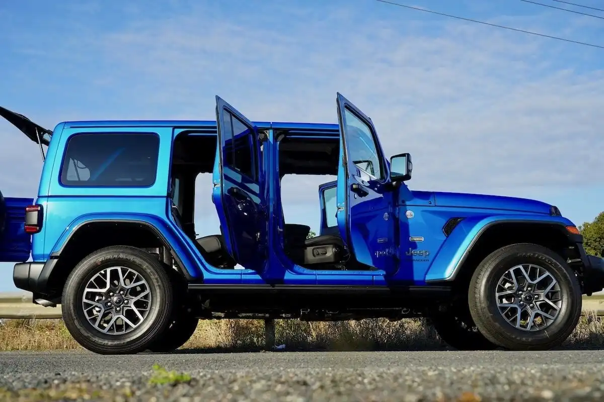 2024 jeep wrangler overland door open