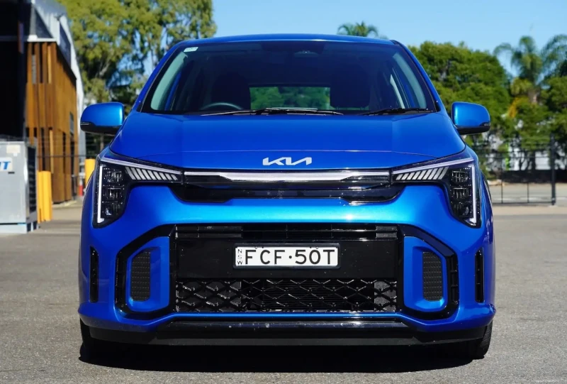 2024 kia picanto gt-line front view