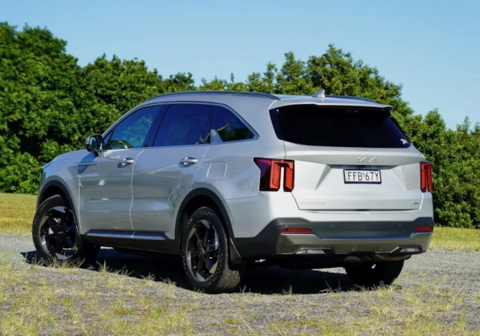 2024 kia sorento gt-line hev hybrid back