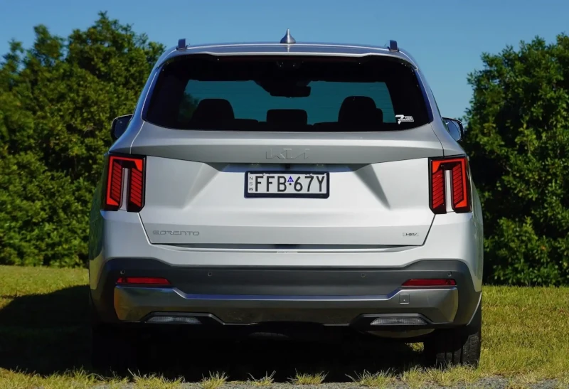 2024 kia sorento gt-line hev hybrid rear