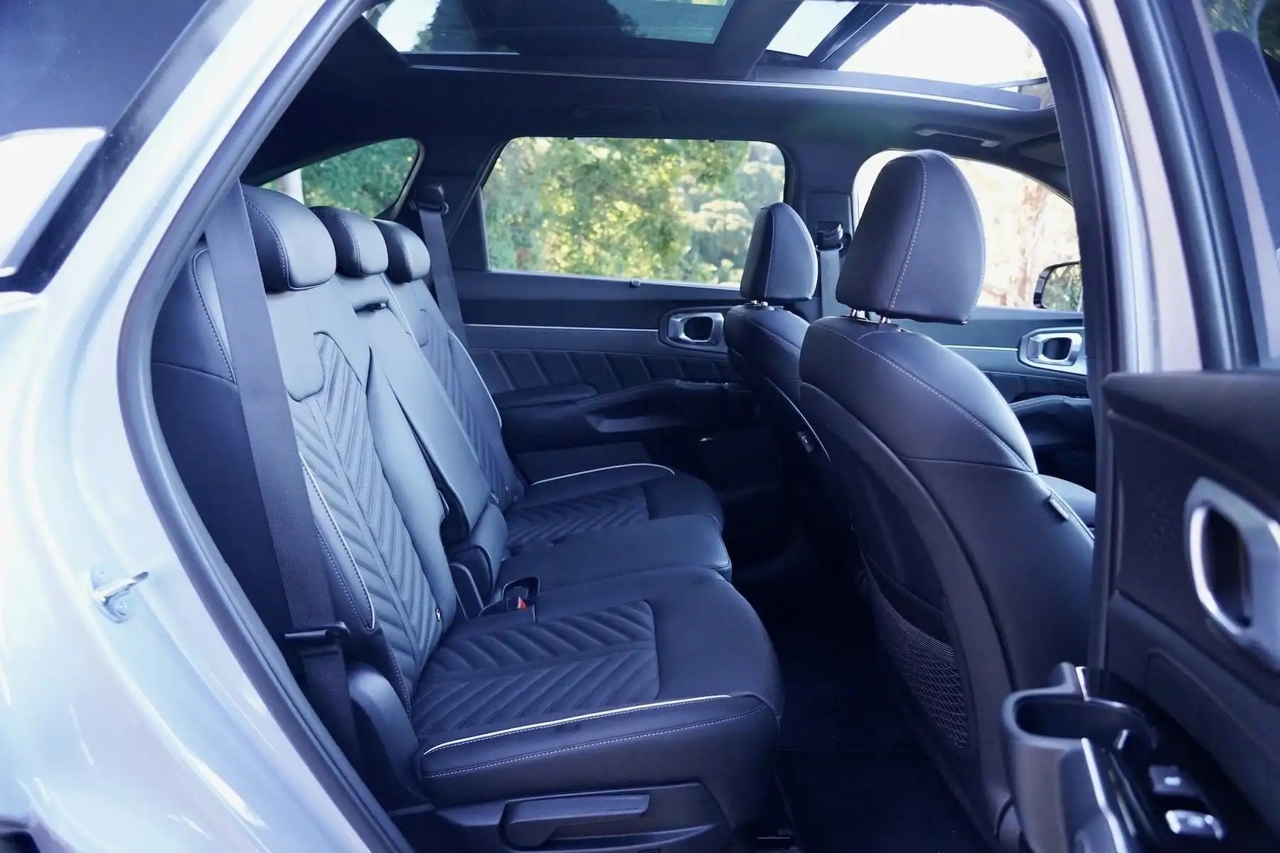 2024 kia sorento gt-line hev hybrid second row seats