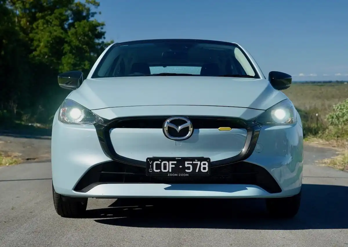 2024 mazda 2 pure sp headlights