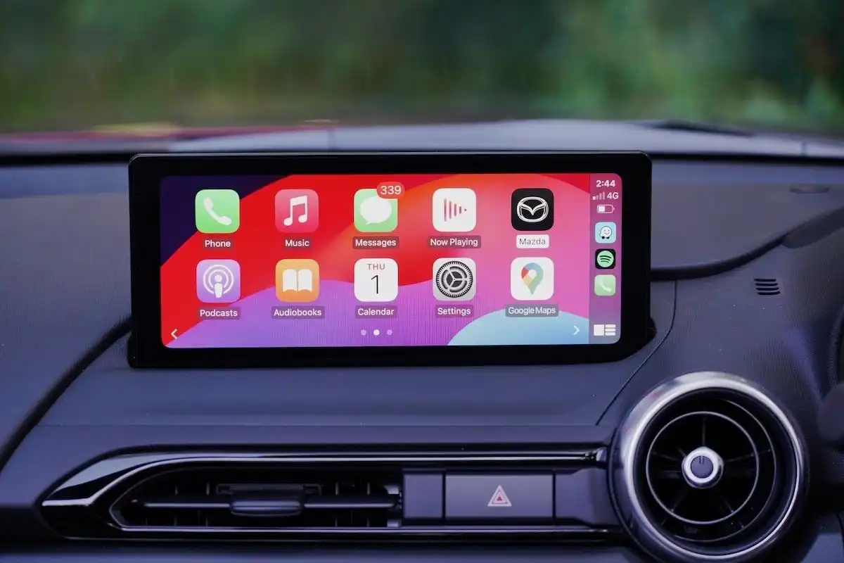 2024 mazda mx-5 roadster gt apple carplay and android auto