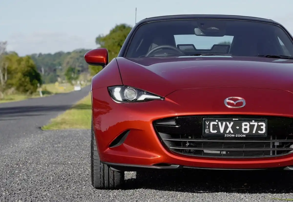 2024 mazda mx-5 roadster gt headlight