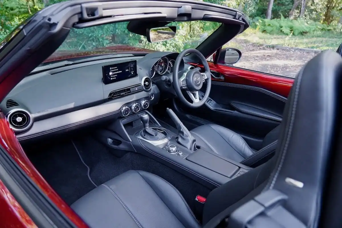 2024 mazda mx-5 roadster gt interior