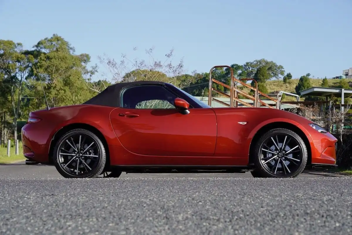 2024 mazda mx-5 roadster gt off roader