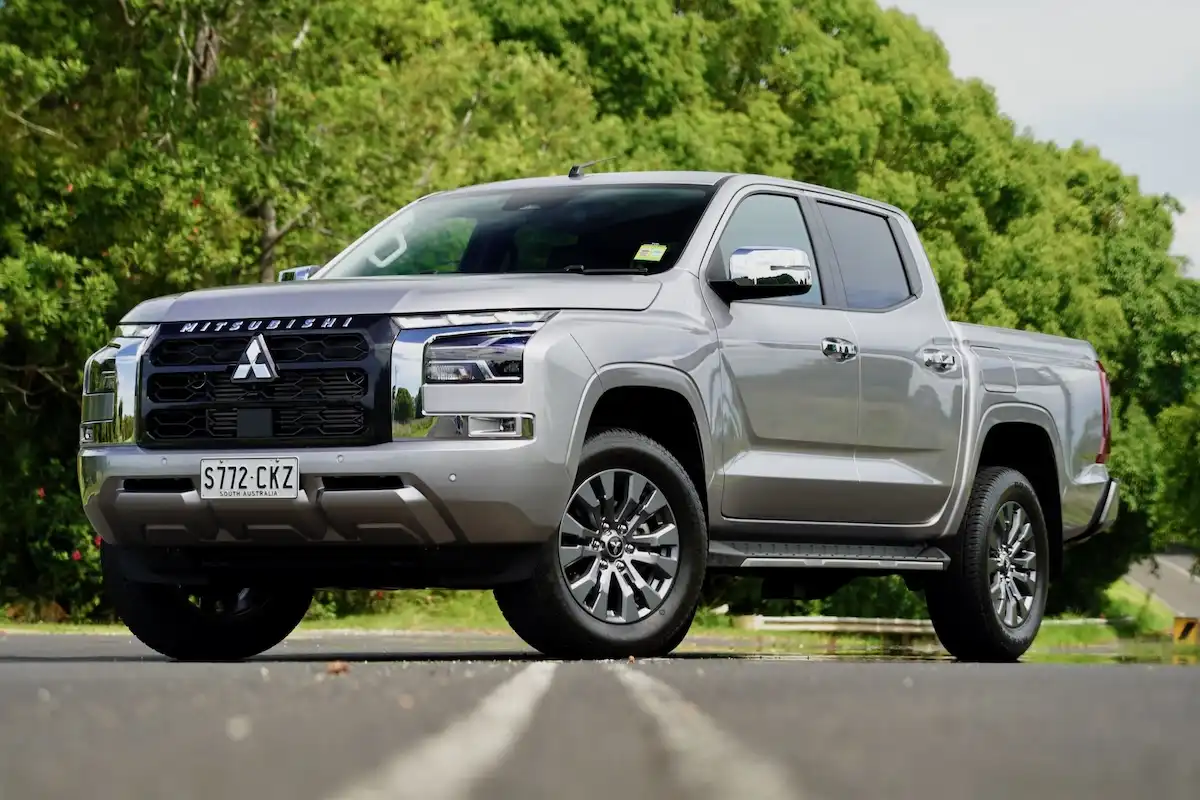 2024 mitsubishi triton gls front