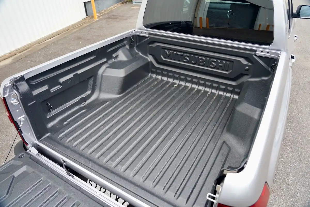 2024 mitsubishi triton gls tray open