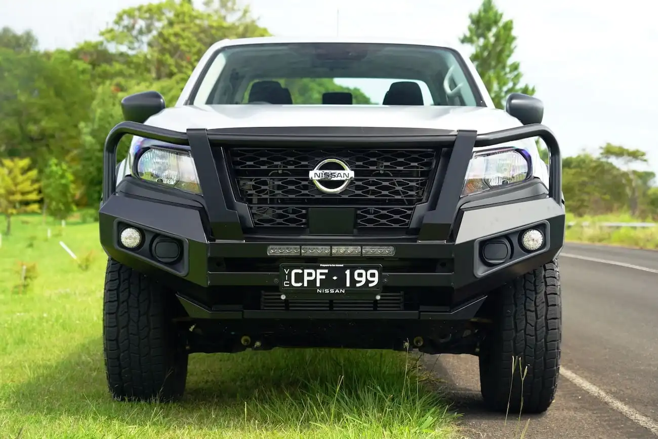 2024 nissan navara sl warrior 4x4 headlights