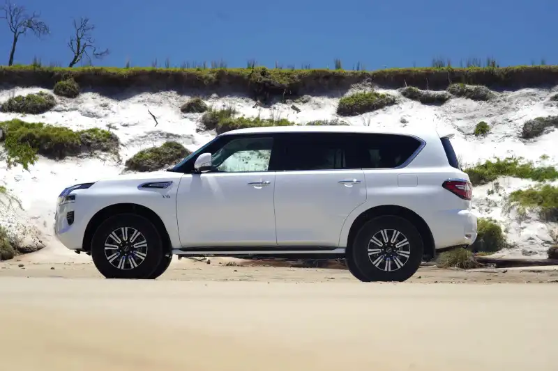 2024 nissan patrol ti doors