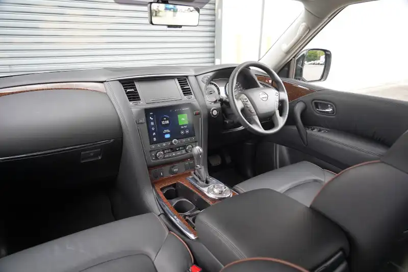 2024 nissan patrol ti driver-seat