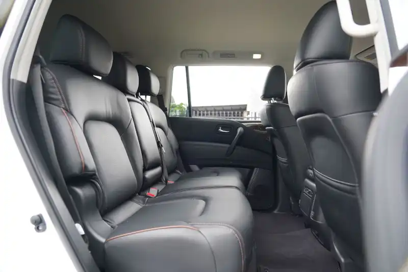 2024 nissan patrol ti second row seats