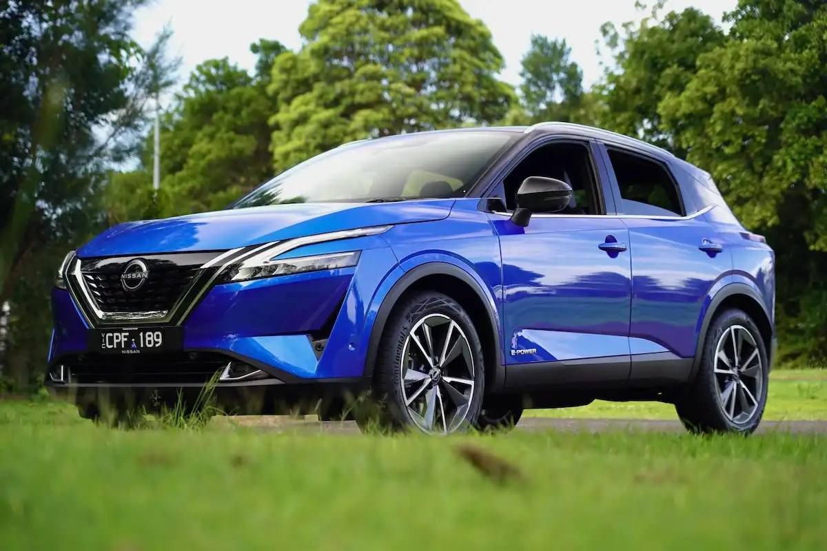 2024 nissan qashqai ti e-power front side view