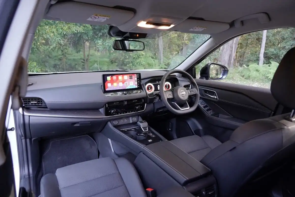 2024 nissan x-trail n-trek 2wd front interior