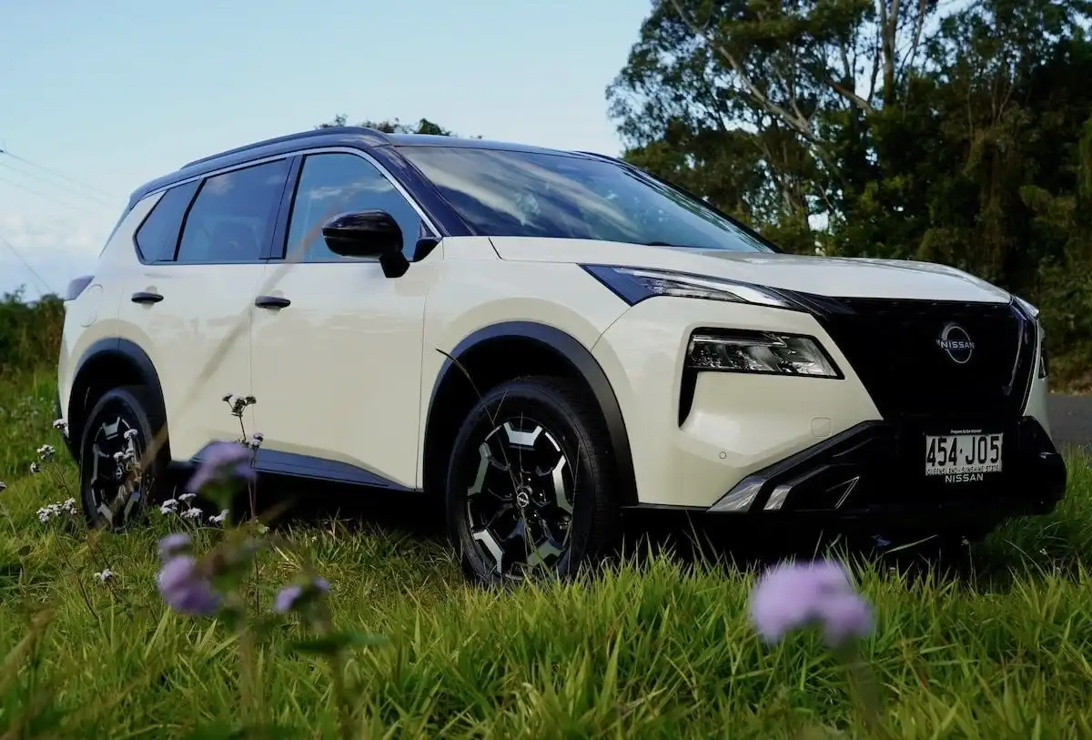 2024 nissan x-trail n-trek 2wd front side view