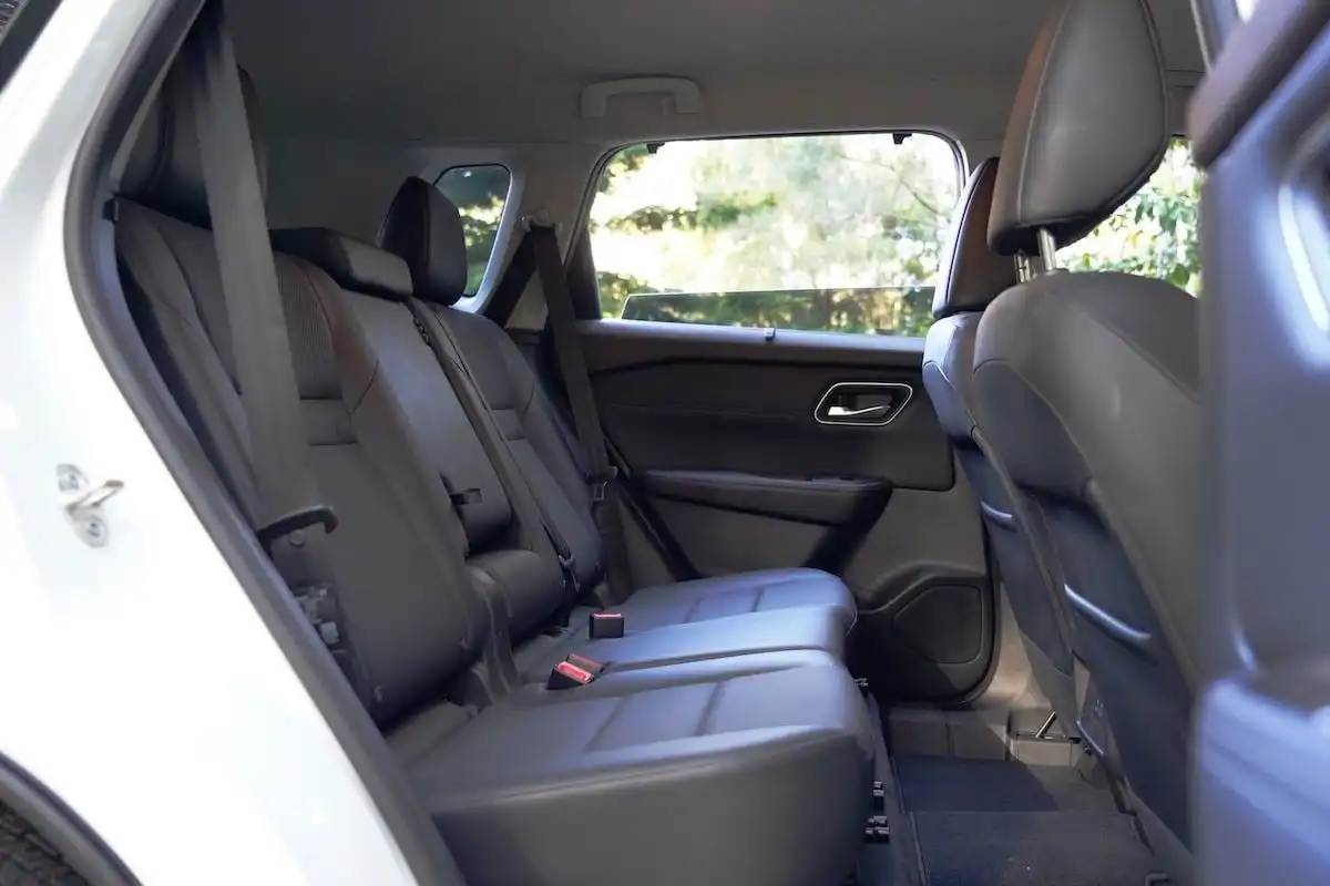 2024 nissan x-trail n-trek 2wd rear seats