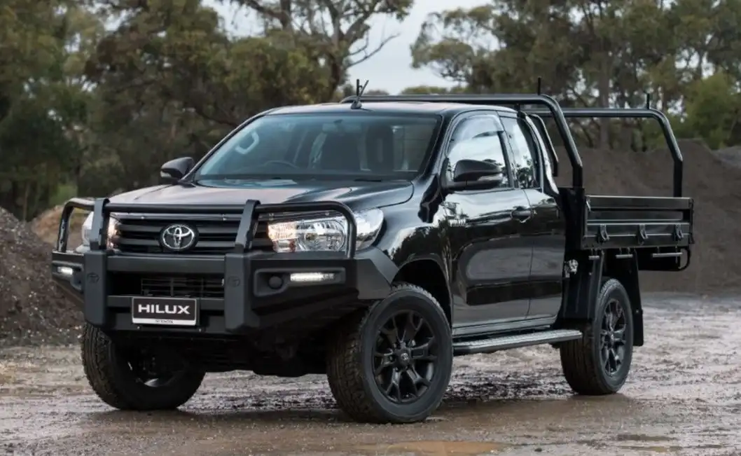 2024 toyota hilux 4x4 extra cab chassis