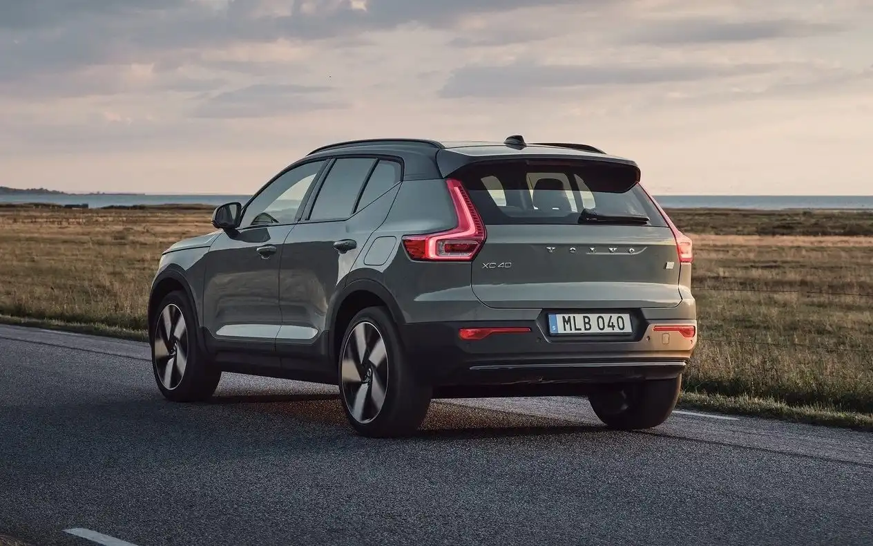 2024 volvo xc40 recharge rear