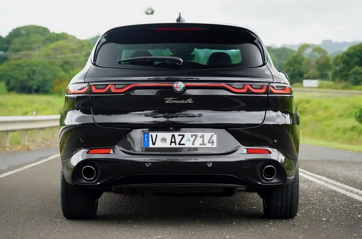 2025 alfa romeo tonale veloce phev rear