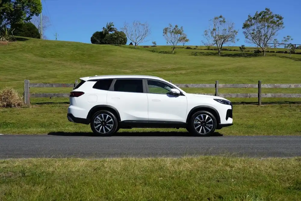 2025 chery tiggo 8 super hybrid ultimate phev side