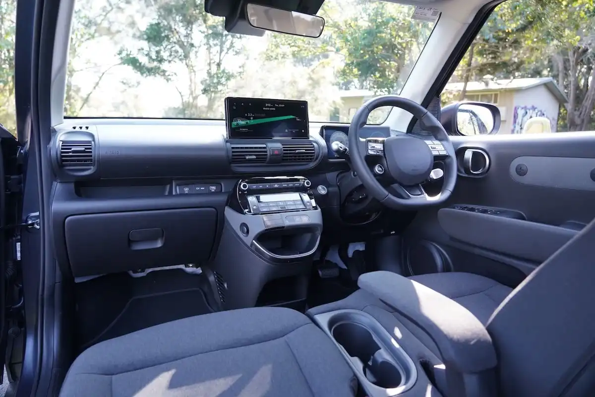 2025 hyundai inster standard range driver seat