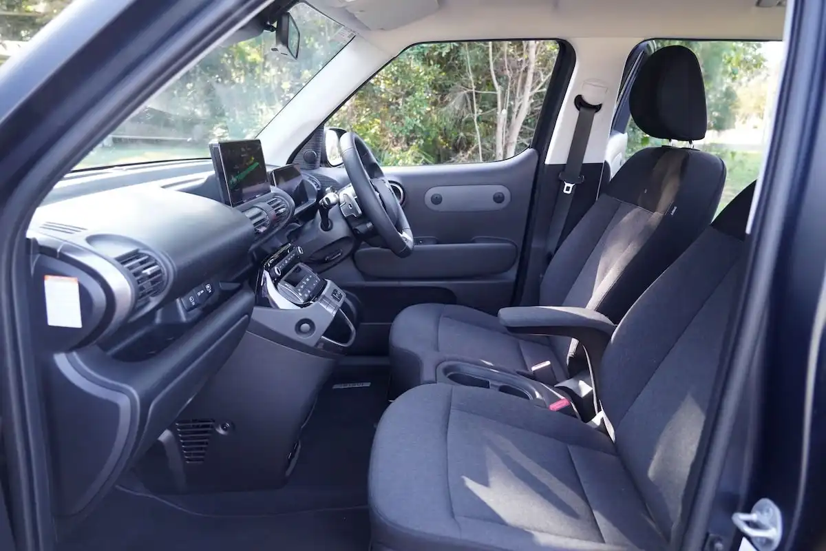 2025 hyundai inster standard range seats