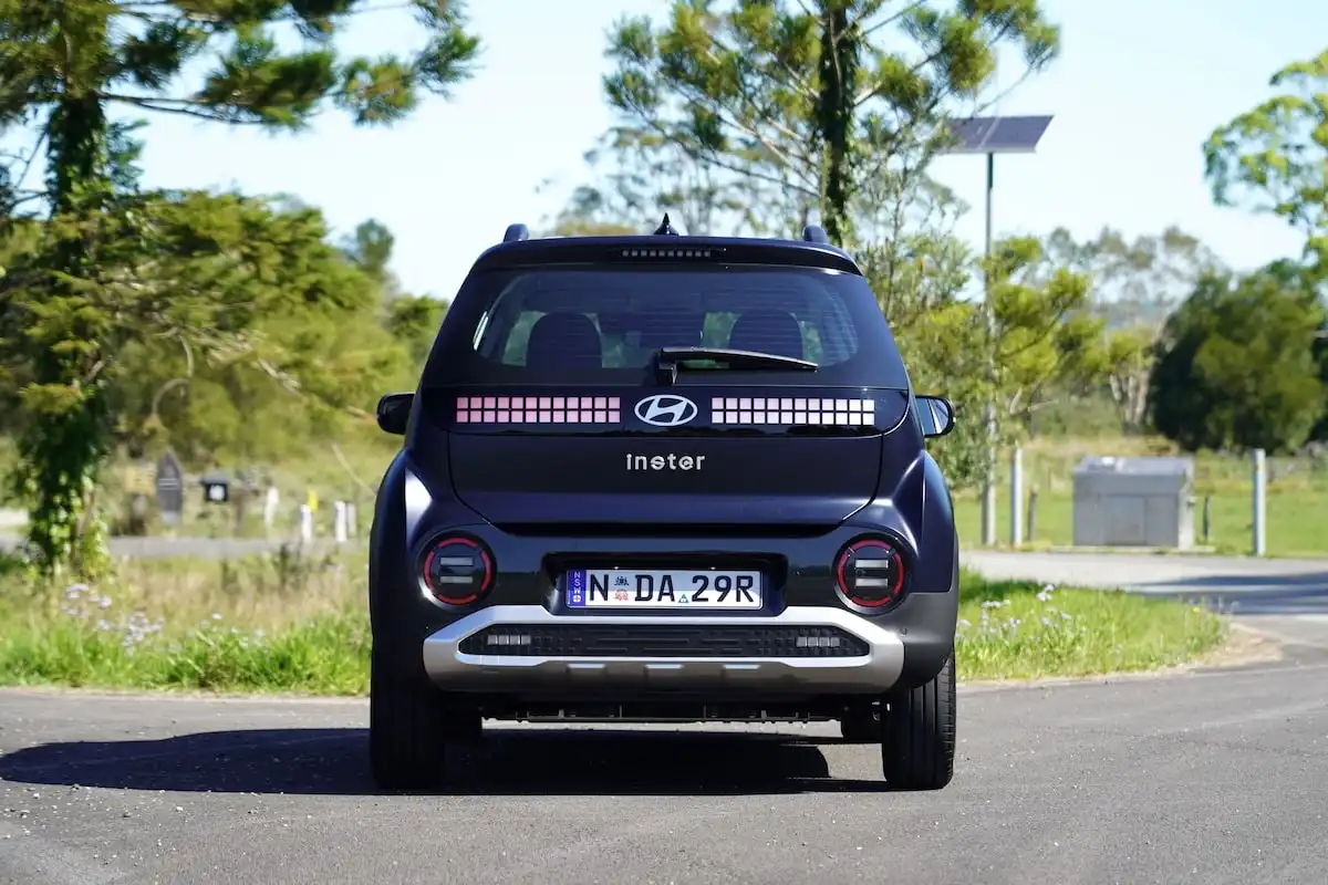 2025 hyundai inster standard range tailgate