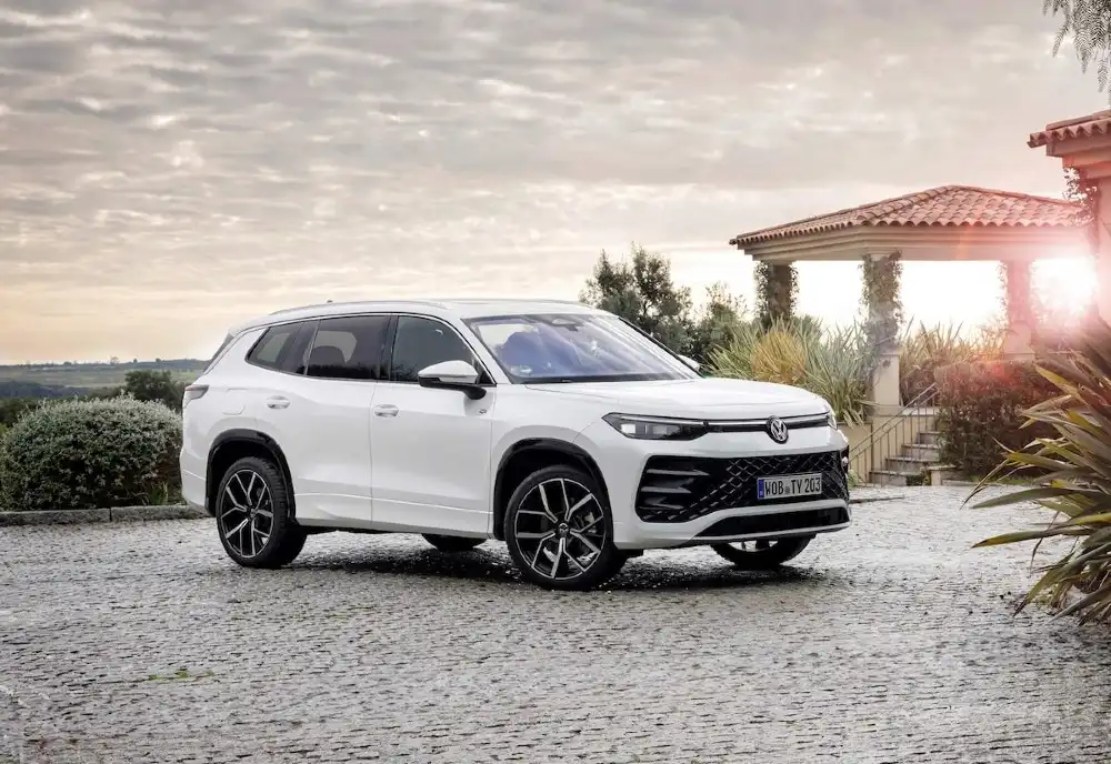 2025 volkswagen tayron front